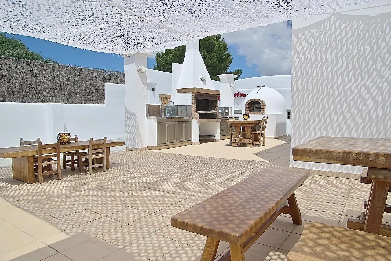 Cheis Ibiza Hotel Santa Eularia des Riu 0*,  Spanje