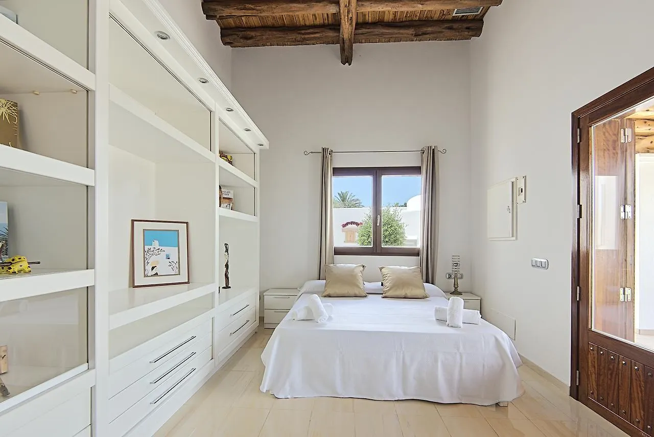 Cheis Ibiza Hotel Santa Eularia des Riu 0*,
